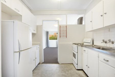 OVERSIZED CHARACTER FILLED RESIDENCE IN WALK TO EVERYTHING LOCATION - Photo 3