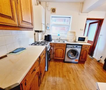 4 Bed Student Accommodation - Photo 5