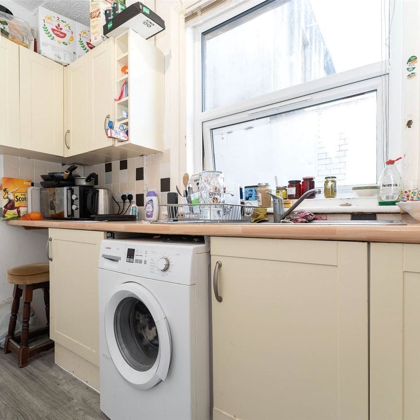 5 bedroom terraced maisonette to rent - Photo 1