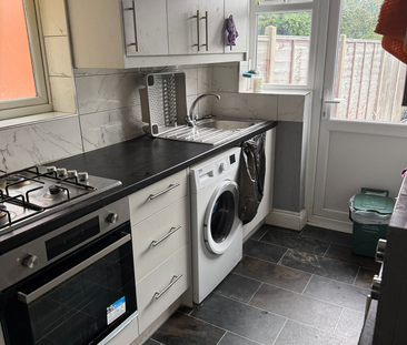 1 bedroom in a house share to rent - Photo 5