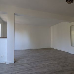 Location Appartement 4 pièces 71m² MARTIGUES 13500 - Photo 1