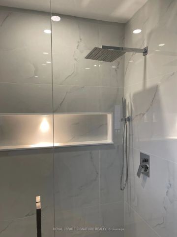 Detached Home For Lease | N9061837 - Photo 4