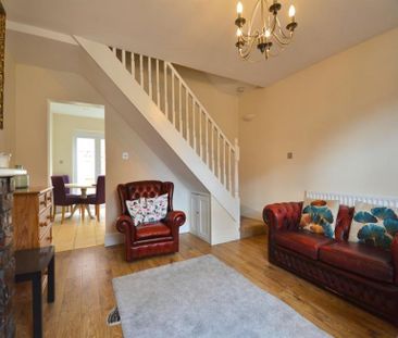 2 Bedroom Terraced To Let - Photo 2