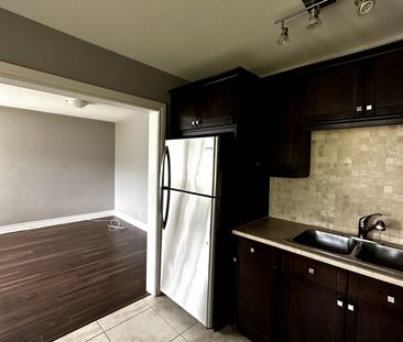 For Lease - 86 Bond Crescent, Richmond Hill, Ontario - Photo 1