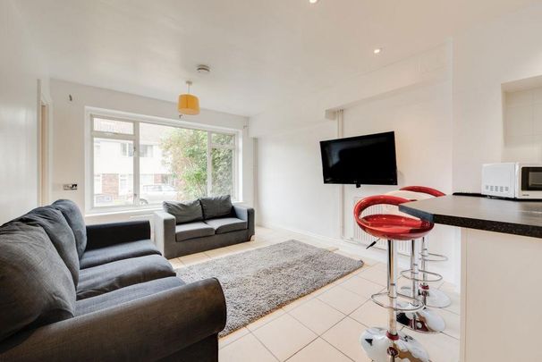 5 bedroom house to rent - Photo 1