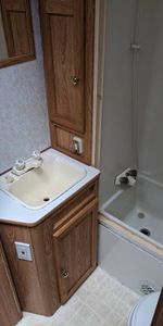 RV Fifth Wheel - Photo 3