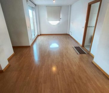 Piso de alquiler en P.º de Marcelino Camacho, Vista Alegre - Photo 3