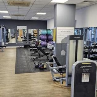 3 bedroom flat to rent - Photo 2