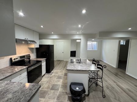 For Lease - 37 Wood Drive, Whitby, Ontario - Photo 5