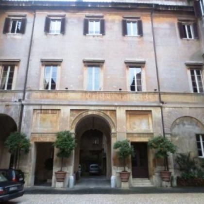 Office-Piazza Navona: Historic Building. Entrance, three rooms, including loft area, kitchen, bath, elevator, silent, sunny, doorman. Ref 262 - Photo 3