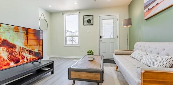 For Lease - 47 Greendale Avenue Unit# Upper, Toronto, Ontario - Photo 2