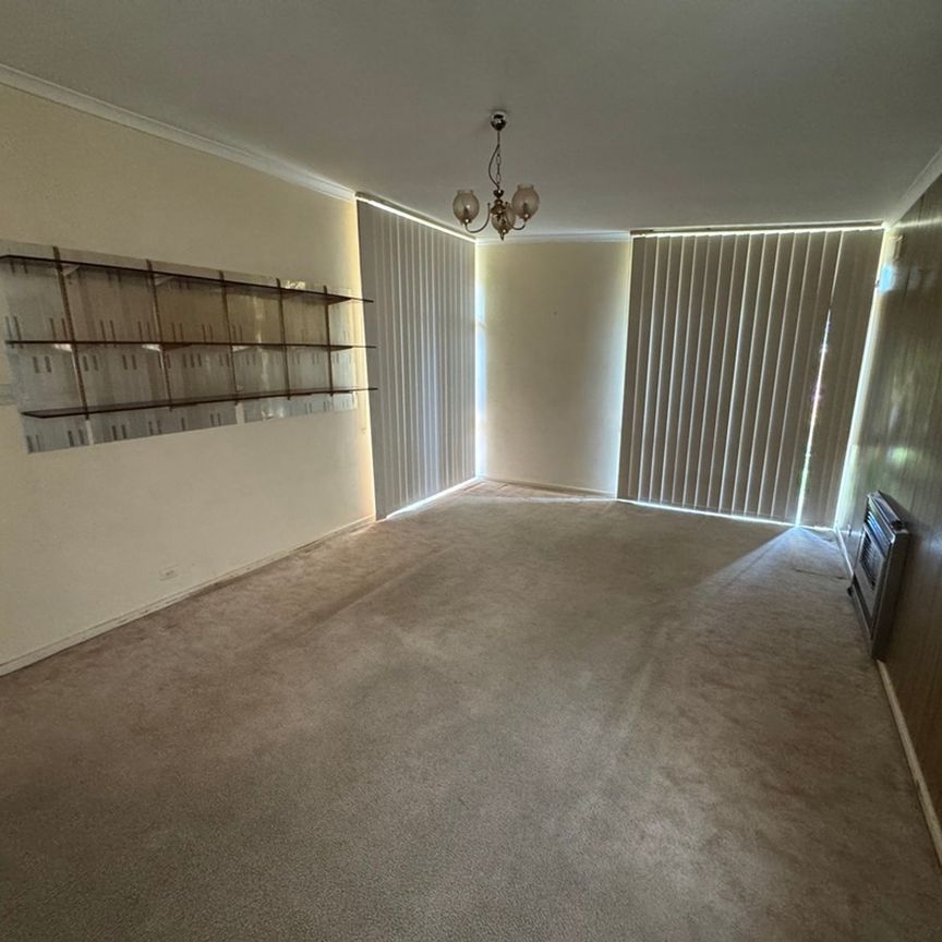 Large 3 Bedroom Family Home - Photo 1