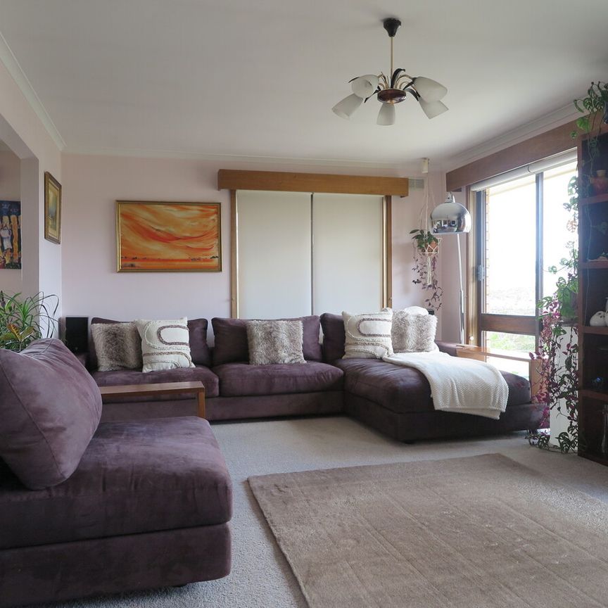 14 Arncliffe Road Austins Ferry TAS 7011 Australia - Photo 1