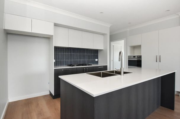 19 Whitebox Street, Orange. - Photo 1