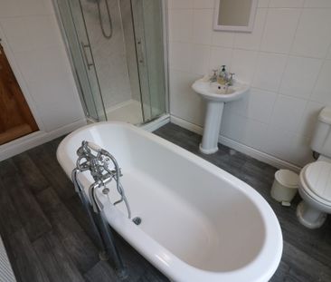 100 Anlaby Park Road South - Photo 2