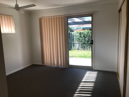 6 Rushton Court, Merrimac QLD 4226 - House For Rent | Domain - Photo 3