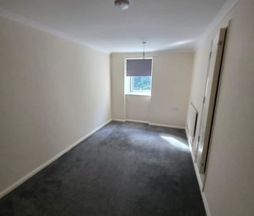 1 Bed Flat, Tyrell Court, SO18 - Photo 3