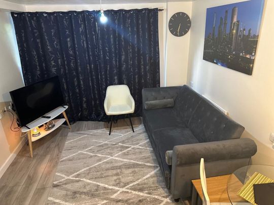 Cundy Road, London - Photo 1