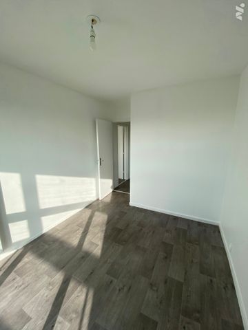 CAEN RUE CHATEAUBRIAND APPARTEMENT F2 53 M² AVEC CAVE ET GARAGE - Photo 3