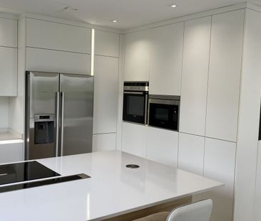 Detached Villa in El Paraiso - Photo 3