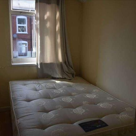 Mere Road Upstairs Flat, Leicester, LE5 - Photo 1