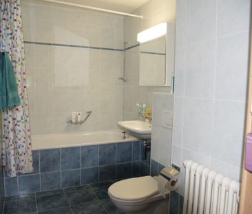 Calme et verdoyant – 3.5 pièces au 3ème étage avec balcon - Photo 4