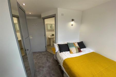 1 bedroom in a house share to rent - Photo 3