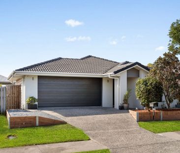 Family Home Over Looking The Park - Photo 3