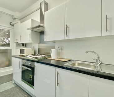 Studio to rent - Photo 2