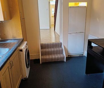 4 bedroom terraced house to rent - Photo 6