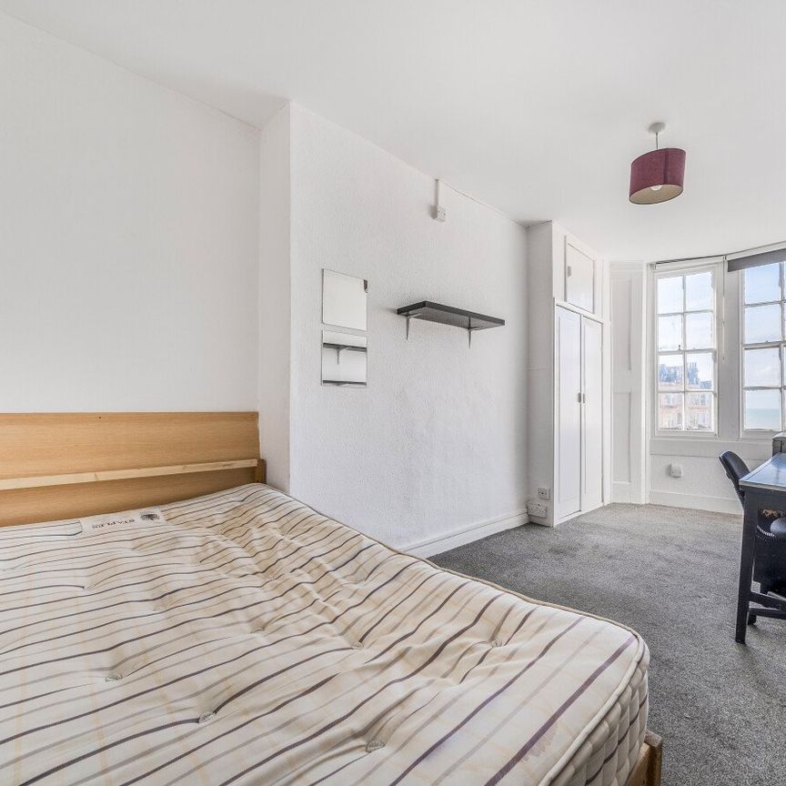 property to rent - Photo 1