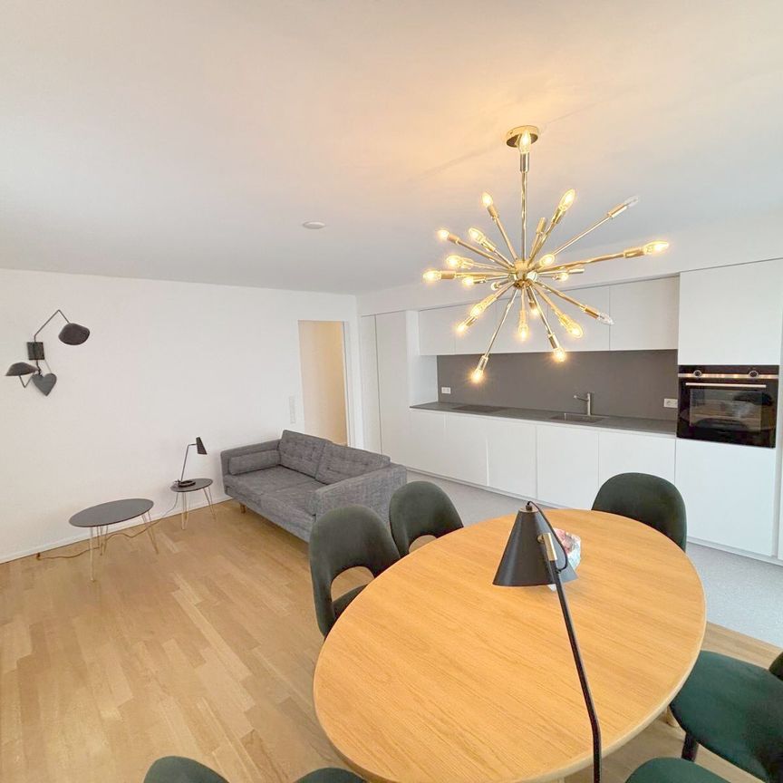 Trier: Stilvoll möblierte 2-Zimmer-Wohnung mit offenem Wohn- und Essbereich - Photo 1