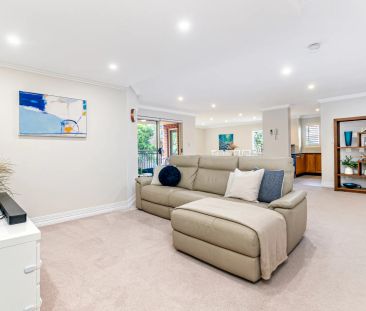 Spacious Three-Bedroom Apartment in a Prime Castle Hill Location - Photo 2