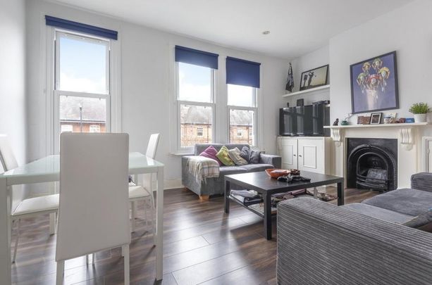 3 bedroom flat to rent - Photo 1