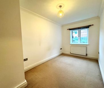 Southend Road, Hockley - Photo 1