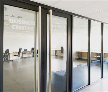 2 Bed Flat, Royal Docks, E16 - Photo 1