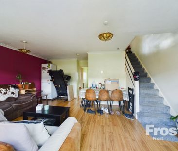 Robin Way, Staines-upon-Thames, Surrey,TW18 - Photo 2