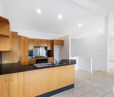 17 Trumpeter Circuit, Corlette NSW 2315 - House For Rent | Domain - Photo 2