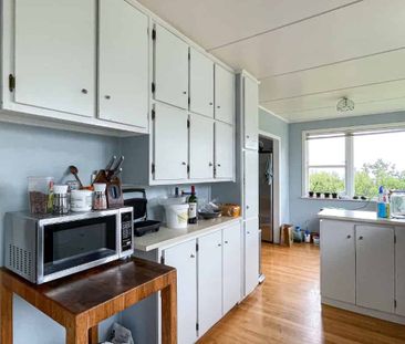 Charming 3-Bedroom Family Home in Paparangi – Spacious, Sunny, and ... - Photo 3