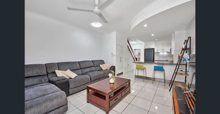 Fully Furnished Townhouse In A Convenient Location - Photo 4