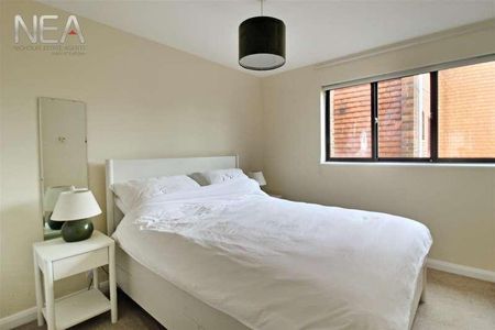Cardinal Close, Caversham, Reading, RG4 - Photo 2