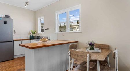 Long-Term Haven in Whakatane - Convenient - Photo 4