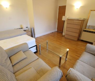 1 bedroom property to rent - Photo 2