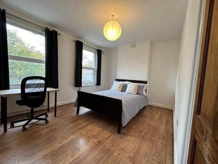 4 bedroom terraced house to rent - Photo 4