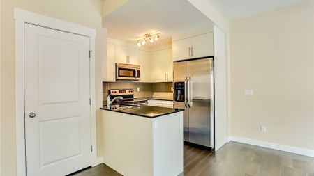 Discounted Rent For 6 Mnths. Modern 3 Bedroom Townhome In Family Friendly West Springs - Photo 4