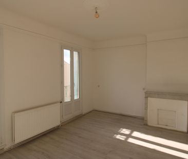 Location Appartement 3 pièces 69m² HYERES 83400 - Photo 6