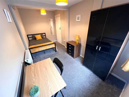 1 Bedroom House Share To Rent - Photo 2