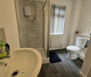 Room in a Shared House, Priory Road, L4 - Photo 4