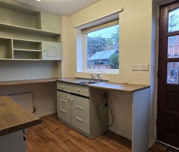 2 bedroom end of terrace house to rent - Photo 4