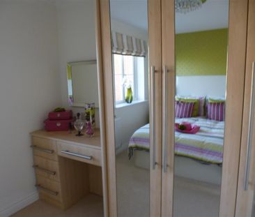 Kings Avenue - Photo 2